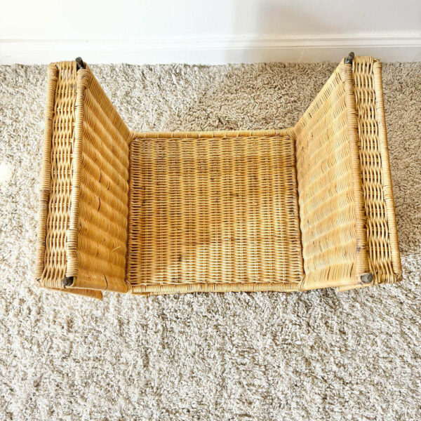 Table d'appoint en rotin – Image 10
