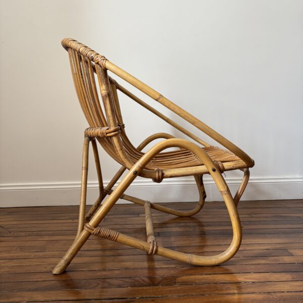 Fauteuil coquille en rotin vintage – Image 2