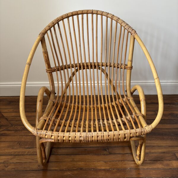 Fauteuil coquille en rotin vintage – Image 4