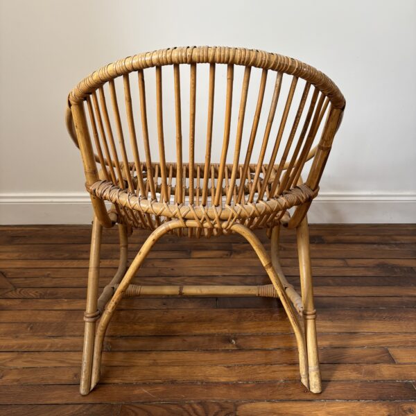 Fauteuil coquille en rotin vintage – Image 6