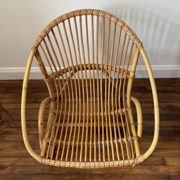Fauteuil coquille en rotin vintage – Image 9